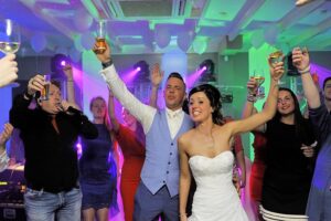 Professionele DJ huren Genneper Parken met licht en geluid voor evenementen